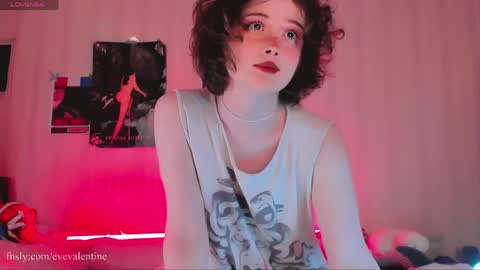 Eva  online show from May 15, 9:01 pm