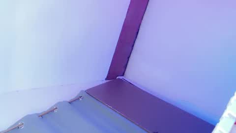 Ivy Lauren online show from March 4, 9:18 am