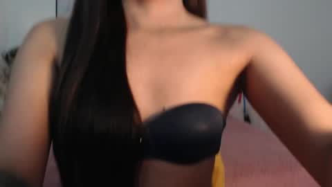 Layla online show from May 16, 9:58 pm