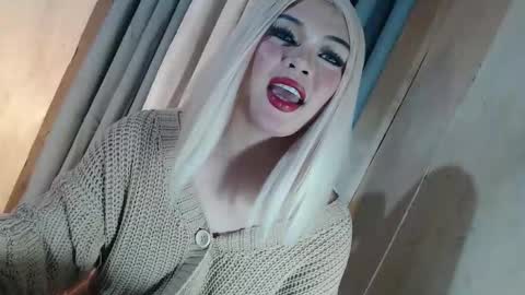 DANIELLA - DONT FORGET TO GIVE ME A THUMBSU UP online show from May 17, 10:31 pm