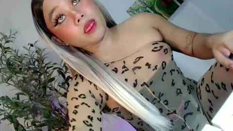 femboy_veronica online show from May 10, 11:37 am