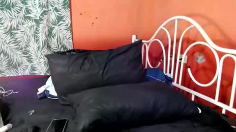 feminine_tsx online show from May 29, 1:31 pm