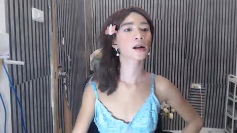 fiona908995 online show from May 12, 5:21 pm