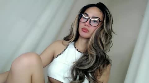 KHATRINA STACIE MARIE online show from May 19, 5:47 am