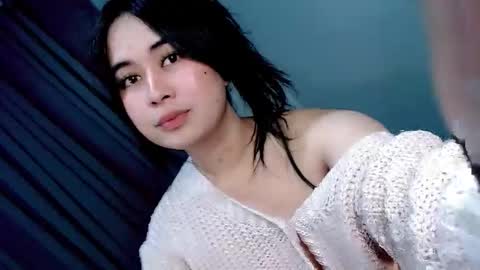 LOVE online show from May 21, 2:13 pm