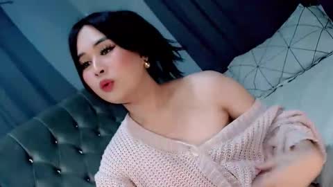 LOVE online show from May 27, 7:33 pm