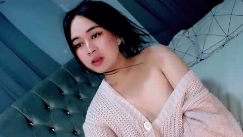 LOVE online show from May 28, 7:45 pm