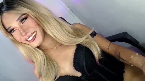 sweetyJENNY online show from April 28, 10:20 am