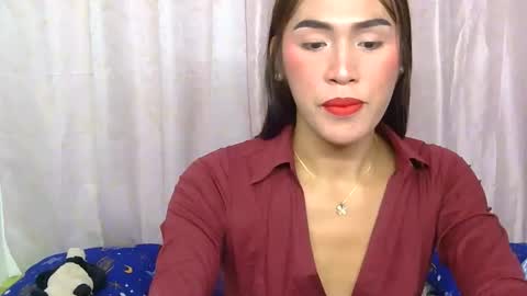 LIL LEE online show from May 21, 12:39 am