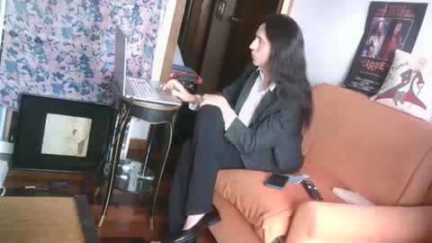 Gabi online show from May 4, 3:28 pm