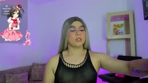 L A U R A online show from September 19, 4:51 am