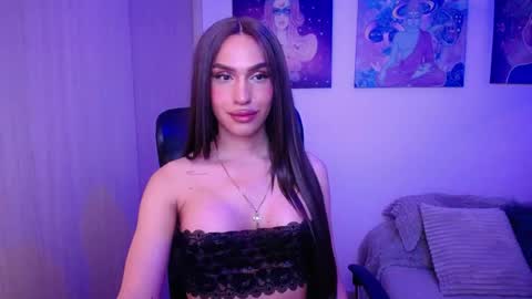 Gia Mint  online show from May 8, 3:25 am