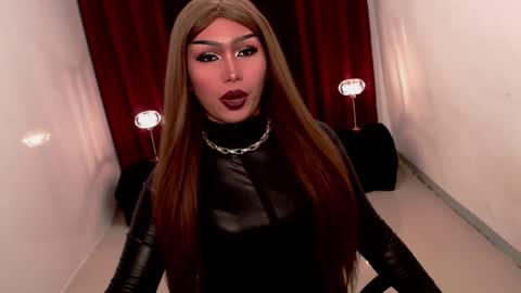 Snapshot of giaxxx01 chatting on December 20, 1:14 am Gia X online show from December 20, 1:14 am