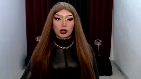 Snapshot of giaxxx01 chatting on December 29, 12:52 am Gia X online show from December 29, 12:52 am