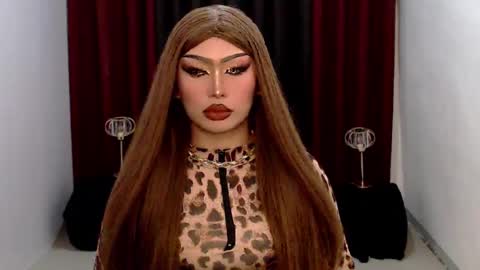 Snapshot of giaxxx01 chatting on February 8, 4:25 am Gia X online show from February 8, 4:25 am