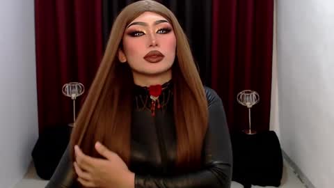 Snapshot of giaxxx01 chatting on February 14, 4:04 am Gia X online show from February 14, 4:04 am