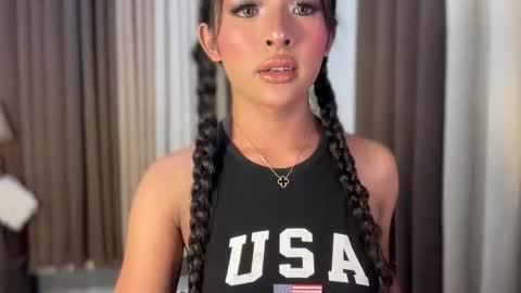 queen ronna online show from February 19, 8:33 am