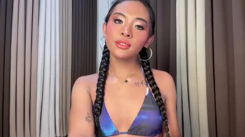 queen ronna online show from May 24, 11:57 pm
