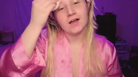 Glitch online show from February 5, 11:59 am