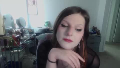 Goddess of Insanity online show from December 2, 4:54 pm