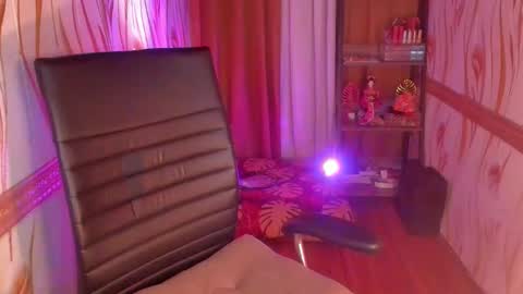 Barbie Brown online show from November 28, 5:42 am