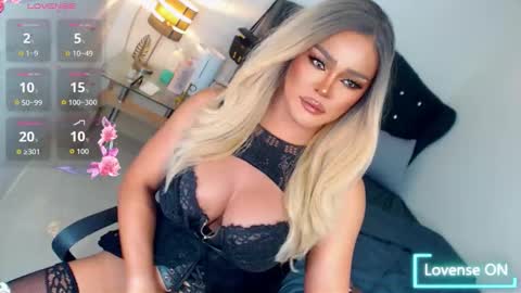 Miss Anna online show from December 4, 6:12 pm