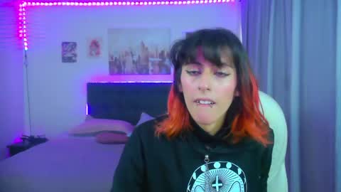 goth_minerva online show from May 8, 3:08 pm