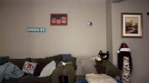 Snapshot of greenxxxqueen chatting on December 25, 4:33 am SexQueen Nikki online show from December 25, 4:33 am