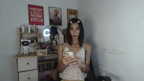 hailey_sweetcum77 online show from May 7, 11:39 am