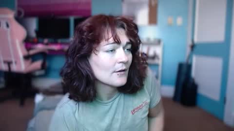 Snapshot of haileyharper chatting on October 24, 5:29 pm Hailey Harper online show from October 24, 5:29 pm