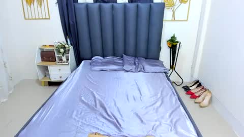 hannah_louissex online show from July 4, 7:03 am