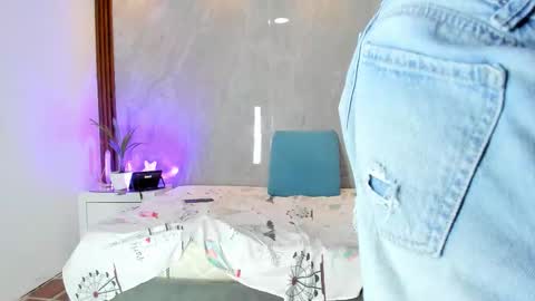 helenjhons online show from January 15, 3:55 pm