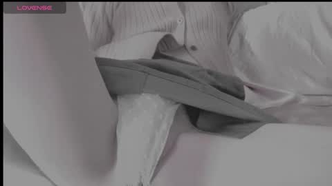 Snapshot of heyyythanks chatting on October 24, 5:18 pm Gwen Elise online show from October 24, 5:18 pm