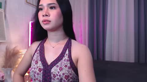 hoelymolly online show from December 1, 9:23 am