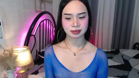hoelymolly online show from May 20, 6:36 pm