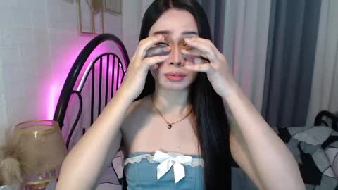 hoelymolly online show from May 28, 1:58 am