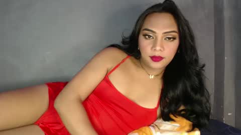 holliescarlet online show from January 10, 12:38 am