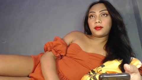 holliescarlet online show from March 5, 6:52 am