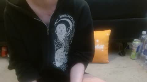 Holly Hawkes online show from May 5, 2:06 am