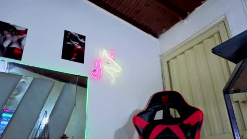destinyk online show from May 21, 10:39 pm