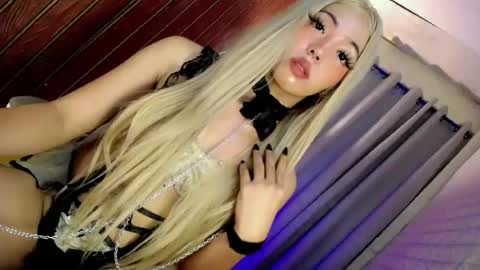 hotfucking_queen1111 online show from May 29, 10:46 am