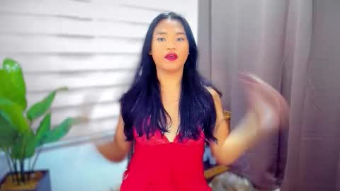 Maxine online show from September 17, 1:05 pm