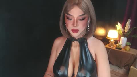 Christine online show from May 25, 4:14 pm