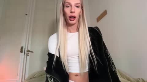 Alice help me reach 100 likes  online show from May 8, 1:40 pm