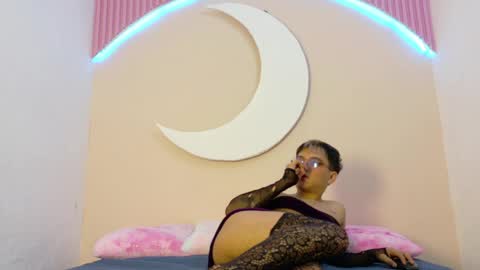     online show from May 9, 12:45 pm