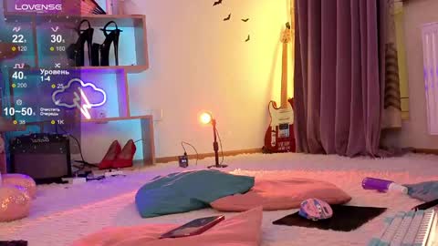  Dina  Help me reach 100 likes  online show from May 29, 1:59 am