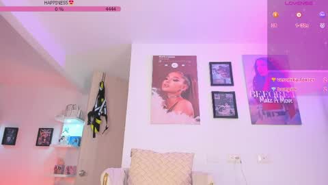 isabella online show from April 29, 5:30 pm
