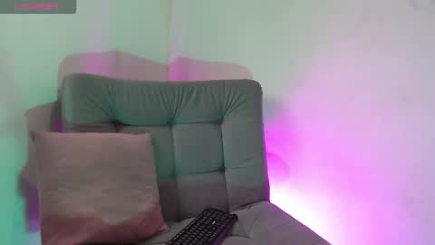 Isabella Hall online show from February 8, 10:38 pm