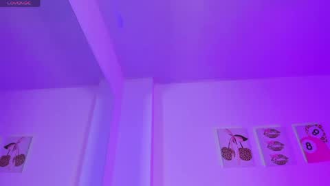Isabella Moon9 online show from May 2, 12:21 pm