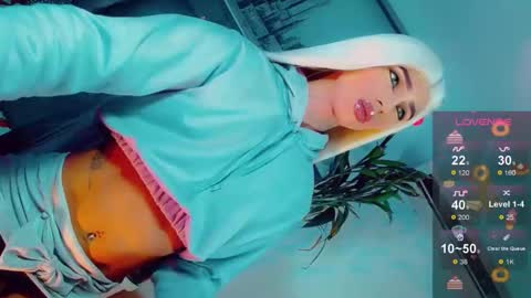 isabellagirs online show from May 14, 5:28 am